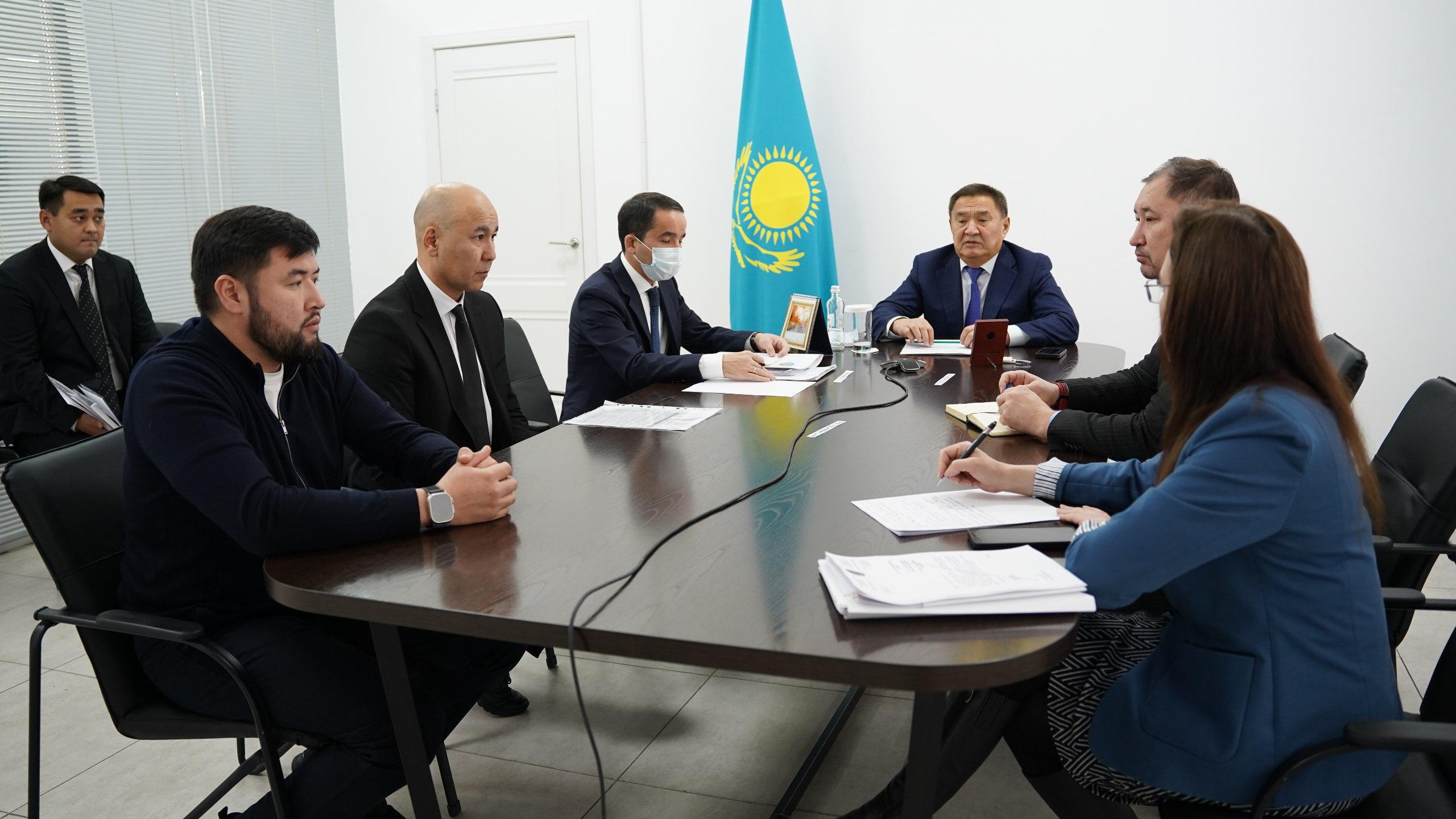 Аким Акмолинской области Марат Ахметжанов провёл встречу с представителями застройщика и банка по вопросу оформления квартир для жителей города Косшы
