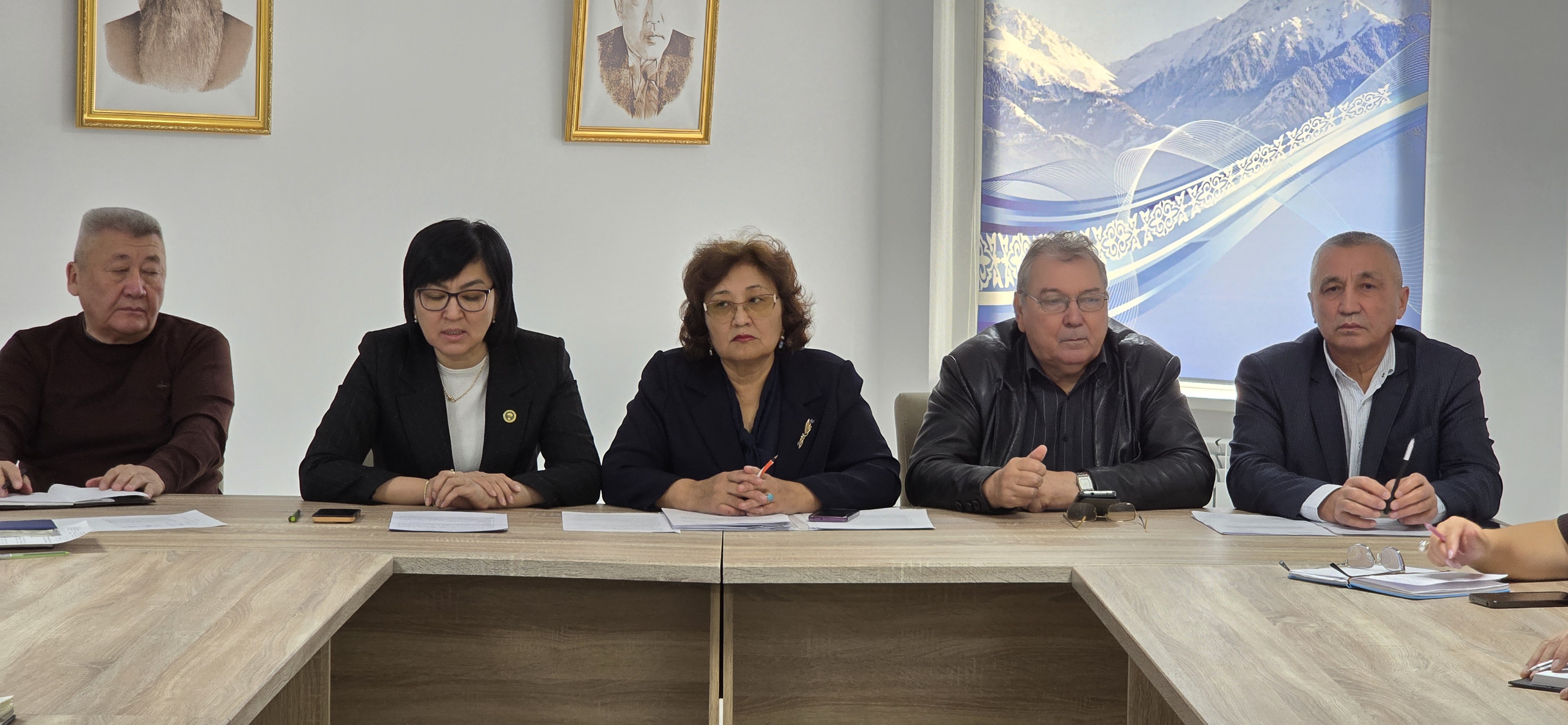 2025 жылғы 17 қарашадағы Семей қаласы Қоғамдық кеңесінің отырысы туралы БАСПАСӨЗ