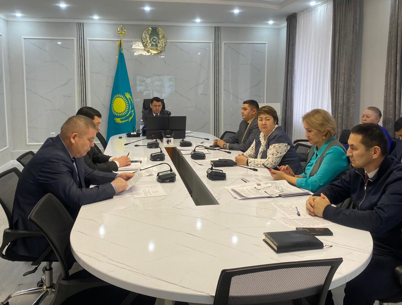 19 ноября 2025 года аким района Анбаев Р.А. принял участие в заседании областного акимата в режиме видеоконференцсвязи, так же в данном совещании приняли участие руководители районных госучреждений.