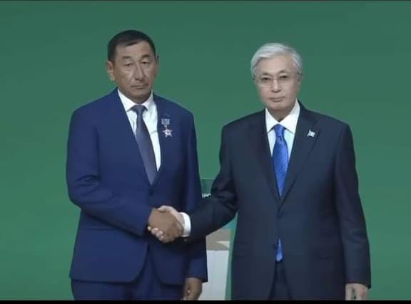 Депутат района Самар награжден орденом «Еңбек даңқы»