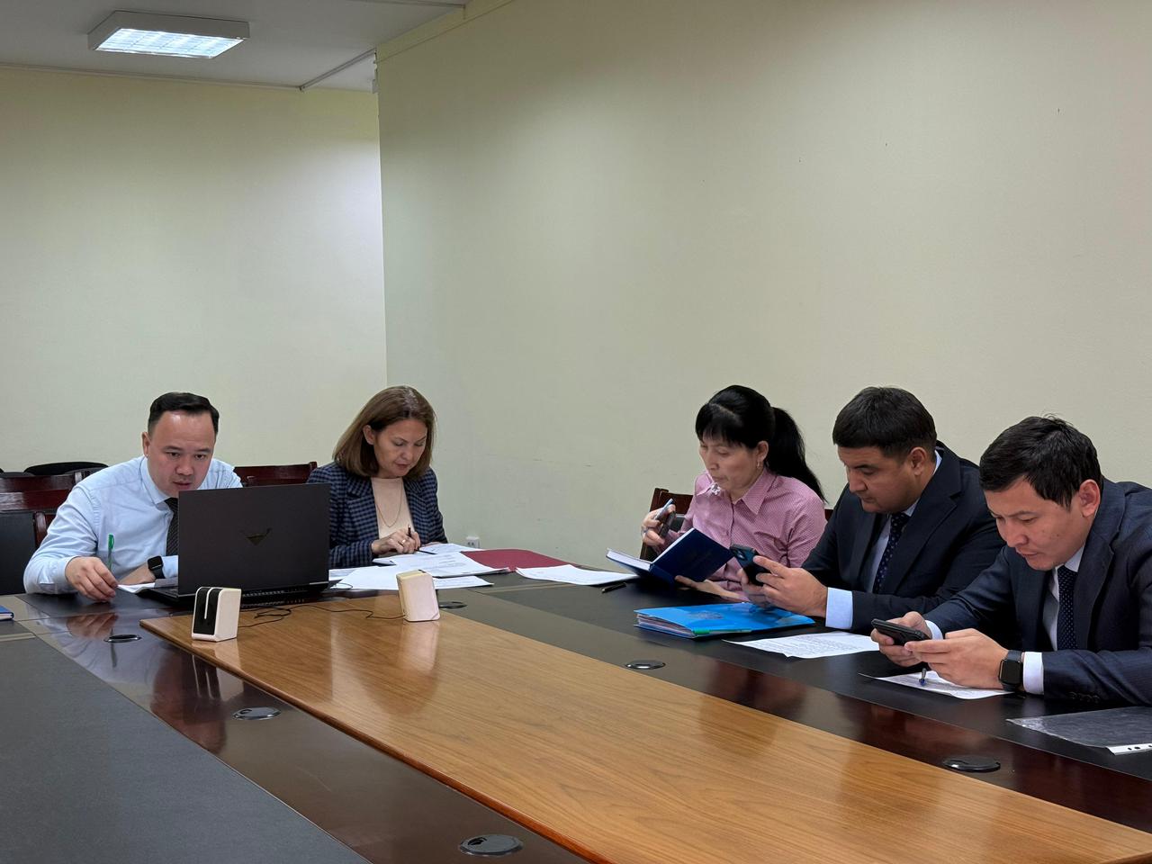 Состоялось совещание по вопросам выполнения работ, направленных на снижение числа семей в кризисной (Д) и экстренной (Е) категориях в ИС «Цифровая семейная карта»