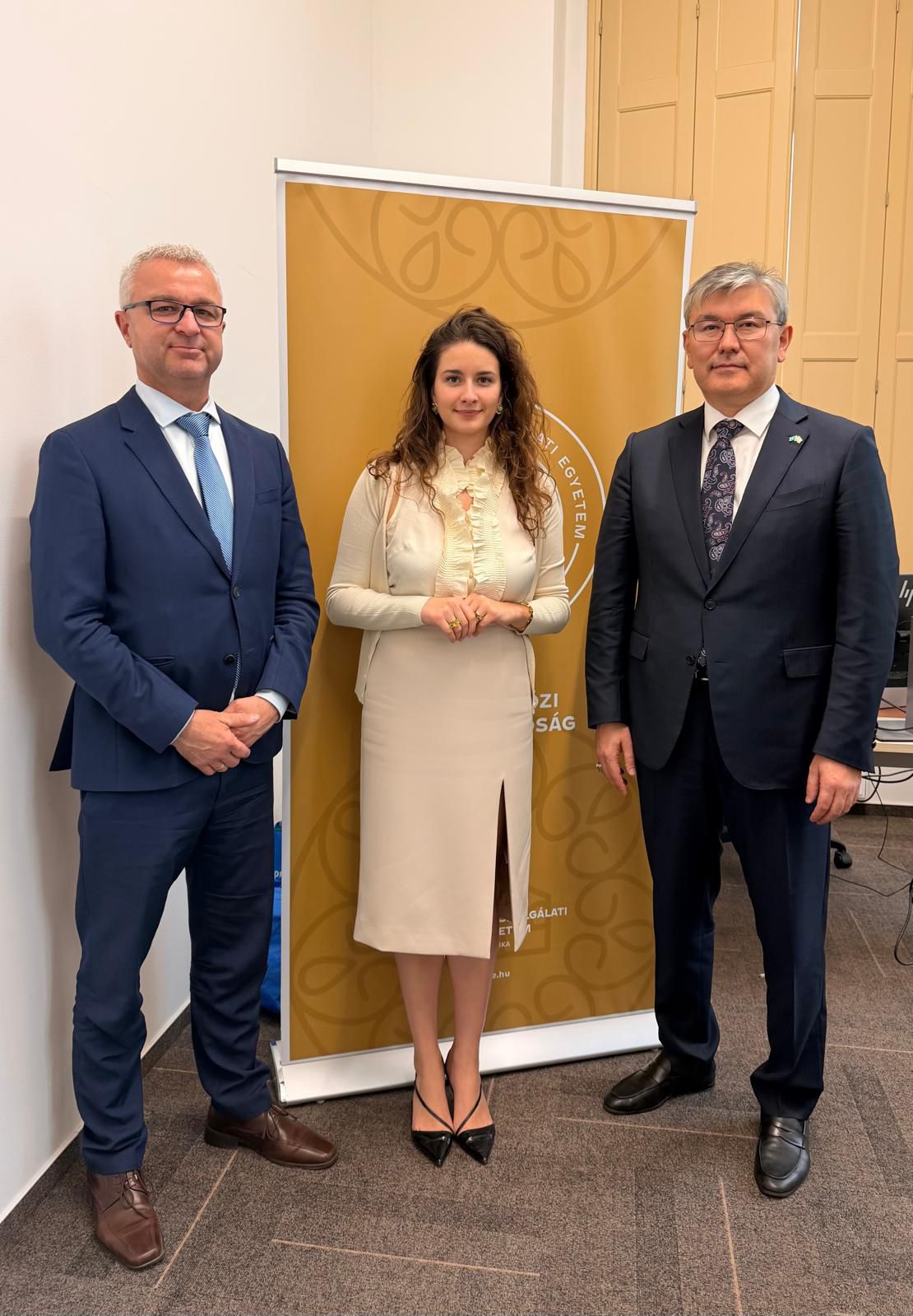 Мажарстандық талдау орталықтармен және сарапшыларымен байланыстар нығая түсуде