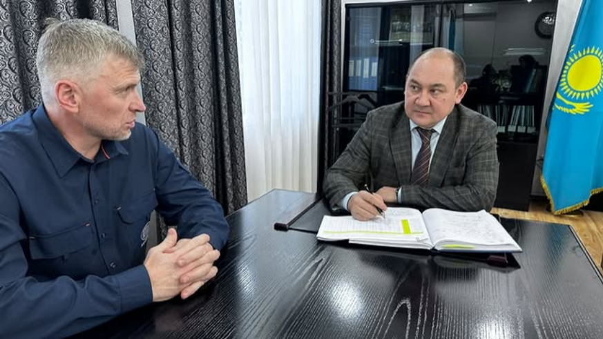 Аким района Алтай Ренат Курмамбаев провёл рабочую встречу с исполнительным директором по горно-обогатительному производству – директором Восточно-Казахстанского горно-обогатительного комплекса И.Н. Анисимовым.