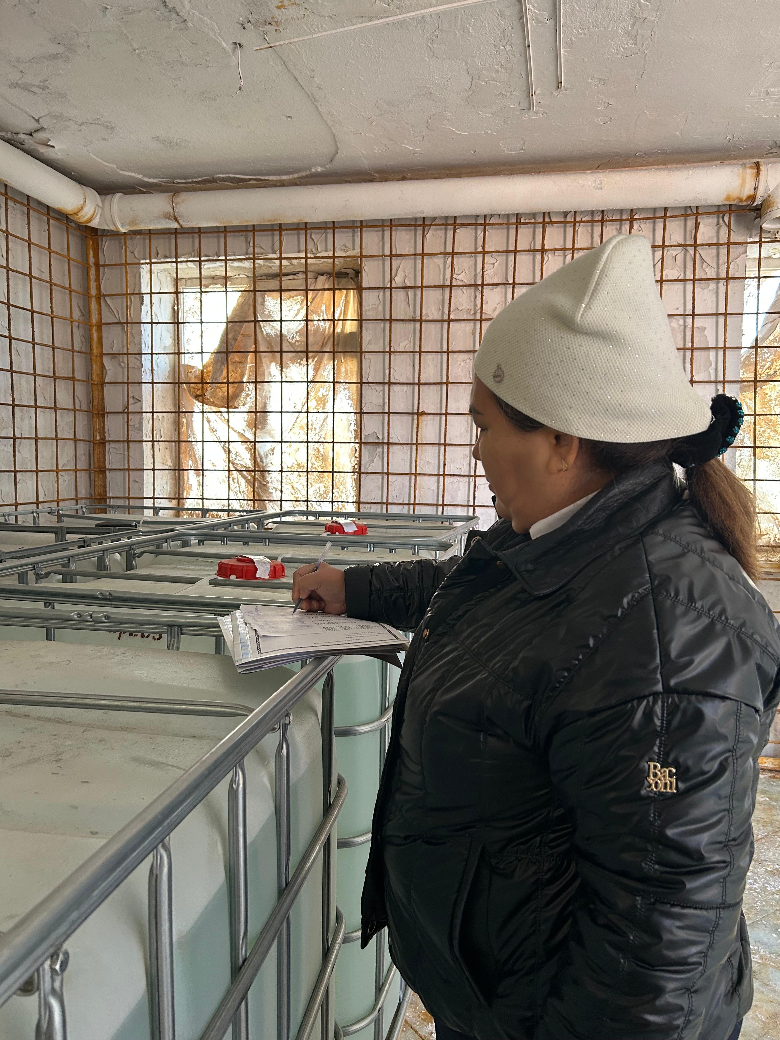 В отношении должника — ТОО «CNEC» («СИЭНИСИ») — приостановлена деятельность лаборатории и складского помещения, осуществляющих хранение объектов, связанных с оборотом наркотических средств, психотропных веществ и прекурсоров, сроком на 1 (один) месяц