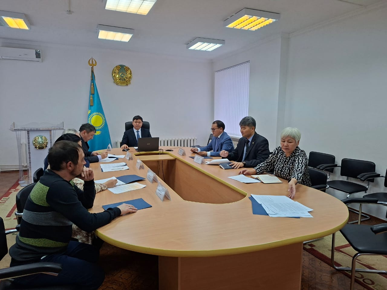 Мемлекет кірісіне өндіріп алу туралы атқарушылық іс жүргізу шеңберінде тыйым салынған мүлікті бағалау мәселесі бойынша өңірдің бағалаушыларымен дөңгелек үстел өткізді.