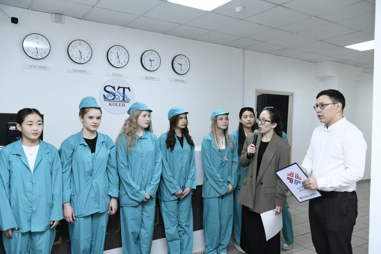 В Астане прошел конкурс «Үздік тазалаушы-2025» среди студентов колледжа