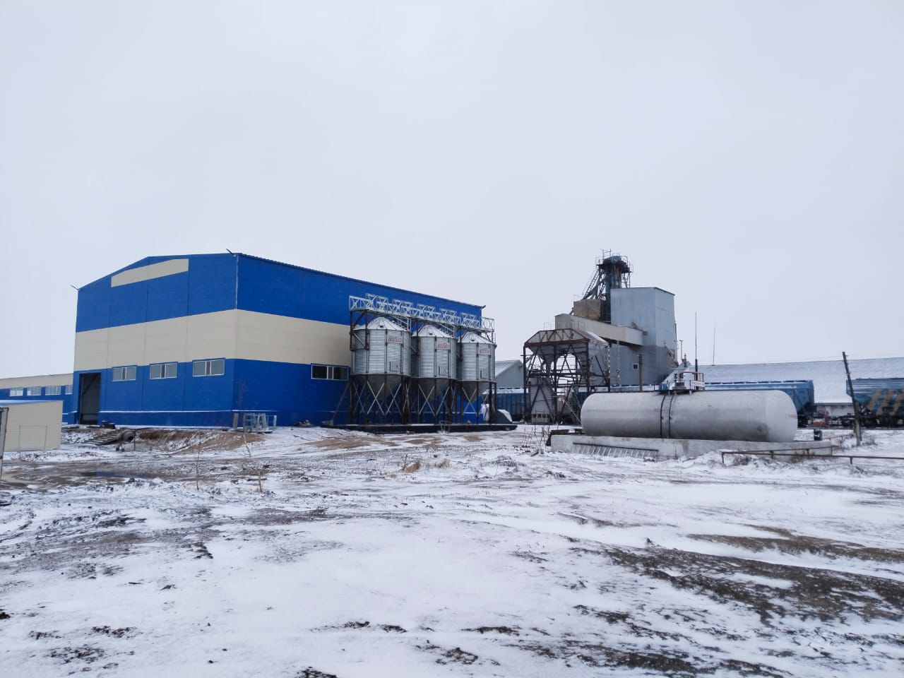 В Зерендинском районе строится комбикормовый завод мощностью 500 тонн в сутки