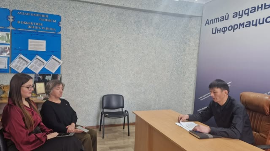 На пресс-конференции с участием региональных журналистов врач-эпидемиолог межрайонной больницы района Алтай Азат Жунусов подробно рассказал о мерах профилактики гриппа и ОРВИ в сезон повышенной заболеваемости.