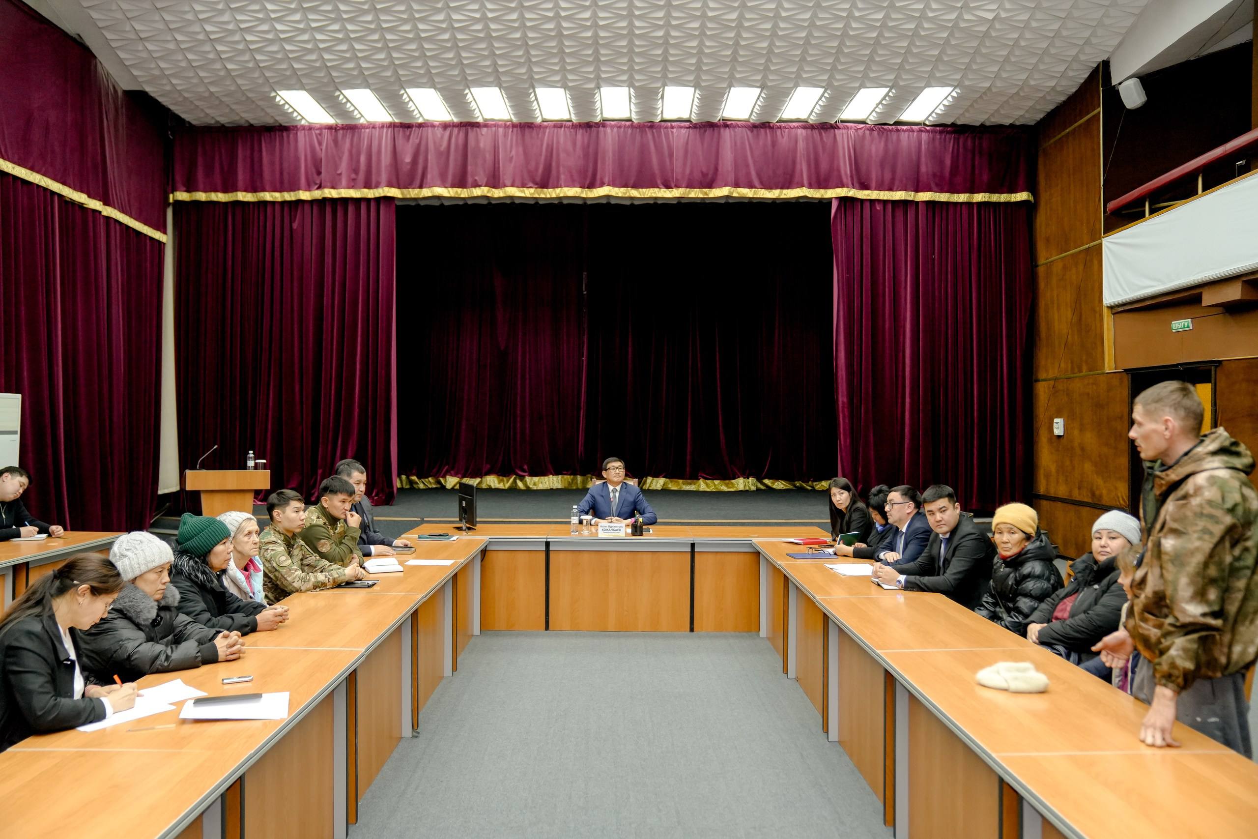 Аким города провел очередную встречу с пострадавшими от пожара