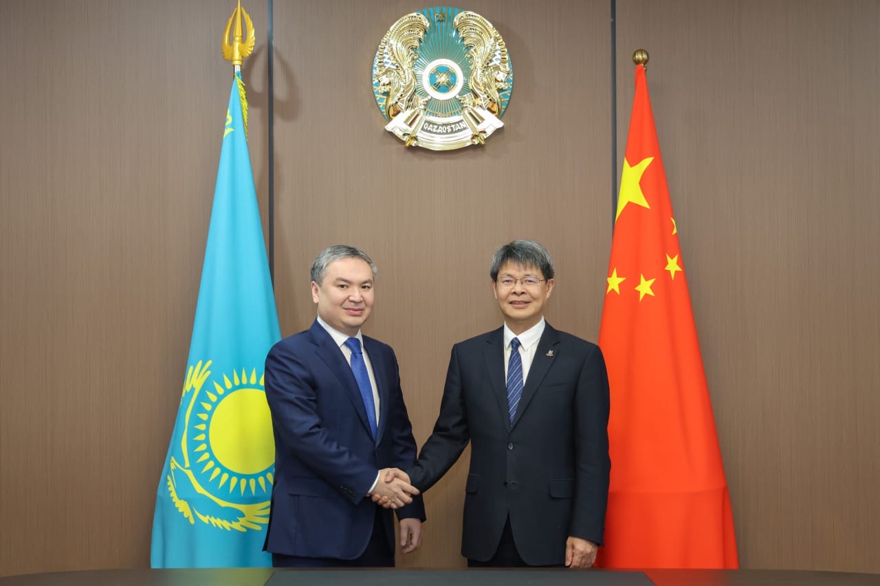 Министр Ерсайын Нагаспаев встретился с Заместителем министра промышленности и информационных технологий Китая