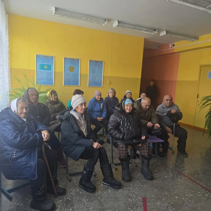 Аким Северного сельского округа Мусоболинова Р.К. провела встречу с жителями села Северное, в ходе которой обсудили вопросы обеспечения безопасности при печном отоплении в отопительный сезон, а также правила правильного отопления, использования печей и соблюдения бытовой безопасности.