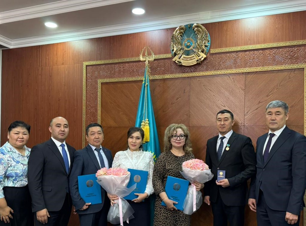 Ауыл шаруашылығы, тамақ және өңдеу өнеркәсібі қызметкерлері күні