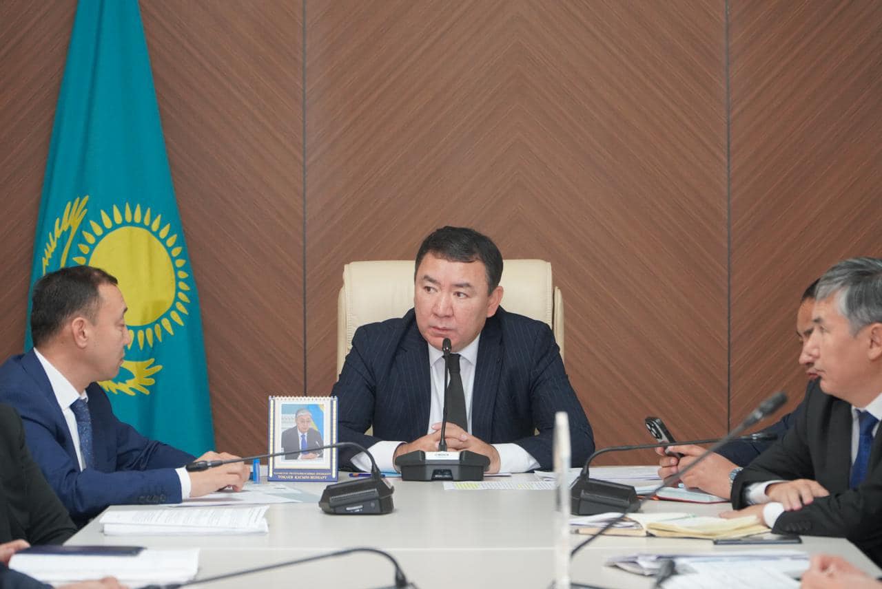 БӘЙДІБЕК: ӨРТ ҚАУІПСІЗДІГІ, ЖЫЛЫТУ МАУСЫМЫНА ДАЙЫНДЫҚ ЖӘНЕ ЕЛДІ МЕКЕНДЕРДЕГІ ҚҰРЫЛЫС ЖҰМЫСТАРЫНЫҢ САПАСЫ ТАЛҚЫЛАНДЫ