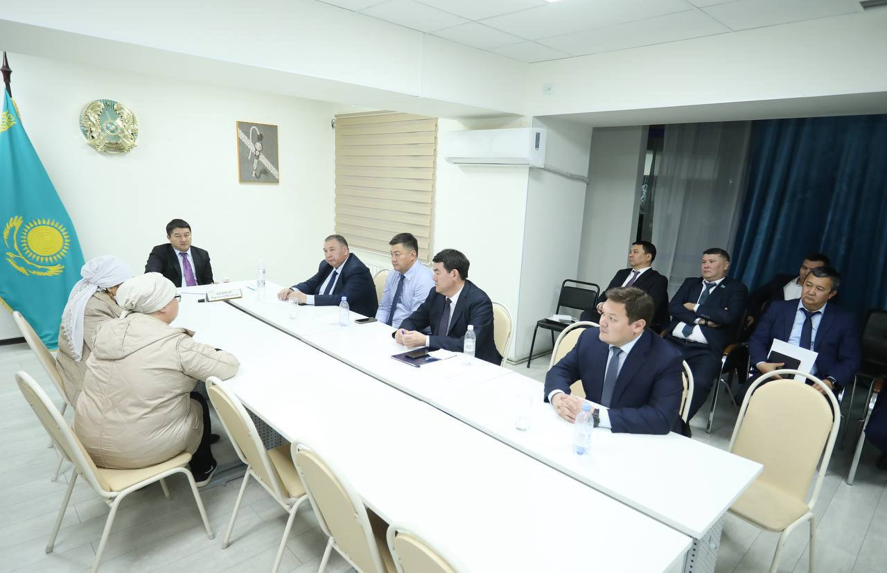 Нұрдәулет Қилыбай Жаңаөзен қаласының тұрғындарын жеке мәселелері бойынша қабылдады