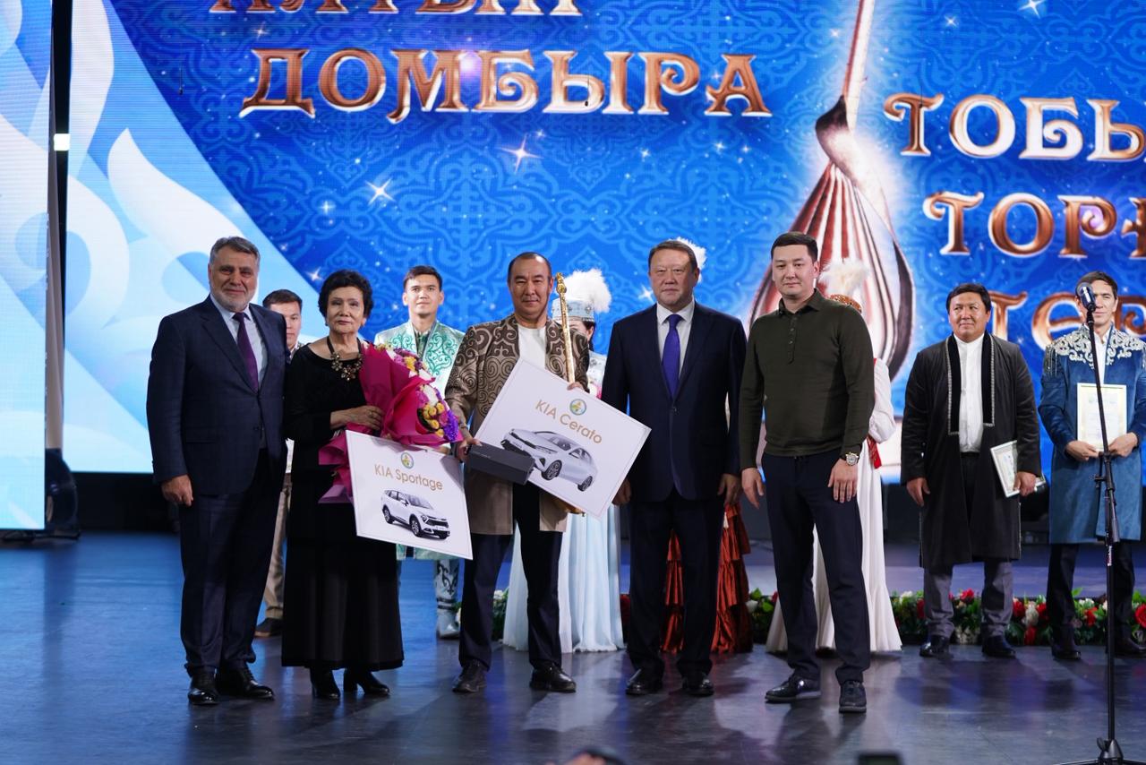 «Айдын жырдың аққуы» республикалық ақындар айтысы