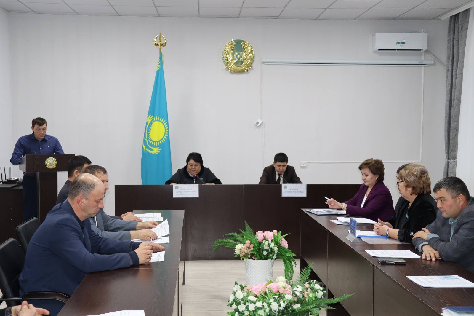 Аудандық мәслихаттың тұрақты комиссиясының отырысы