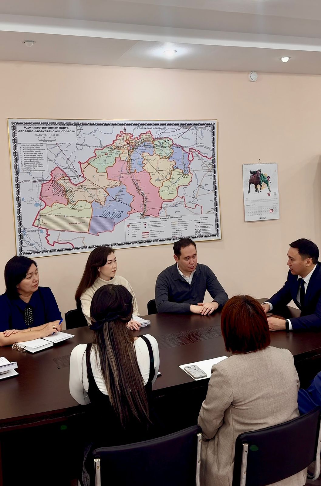 📌 Бүгін облыстық білім басқармасының басшысы Елдос Сафуллин "Қазақстан халқына" қорының өкілдері Қанат Альмуханов пен Әсел Сыздыковамен кездесті.