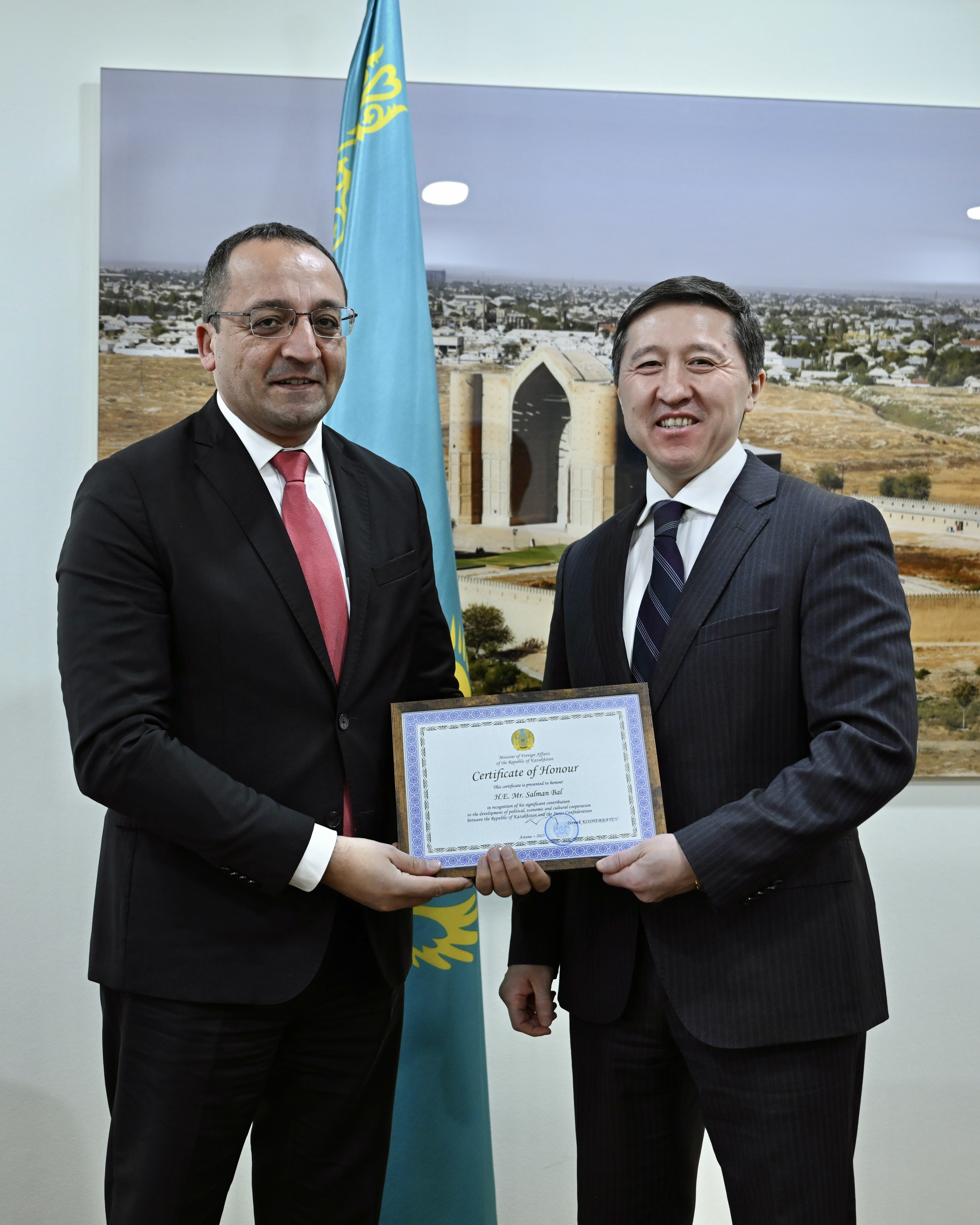 Қазақстан Сыртқы істер министрлігінде Швейцария Елшісін жылы қошеметпен шығарып салды