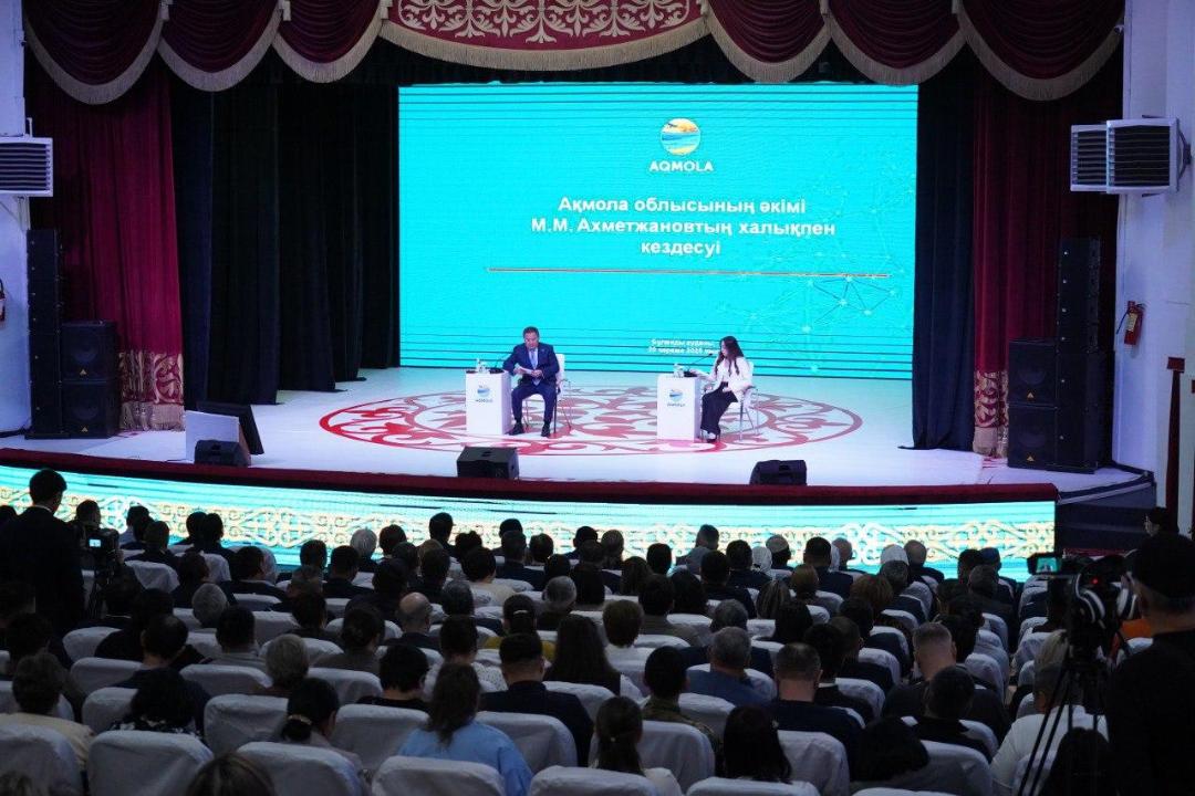 На встрече с населением Буландынского района аким области Марат Ахметжанов обсудил актуальные вопросы развития региона