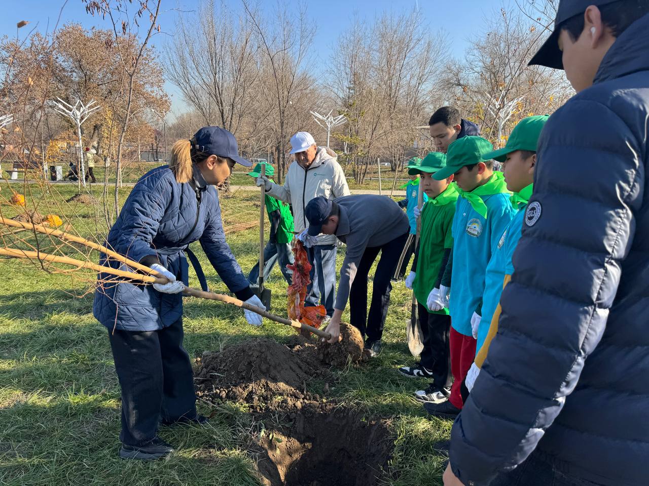 Продолжается активное озеленение Наурызбайского района !!!