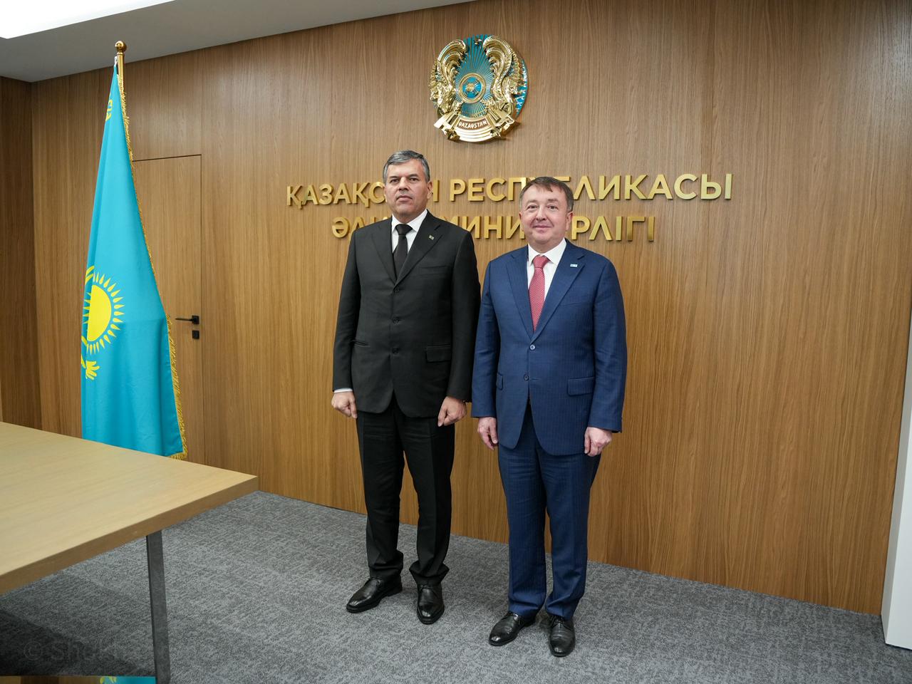 ҚР Әділет министрі Ерлан Сәрсембаев Түрікменстанның Адалат министрі Мереттаған Тағановпен кездесті