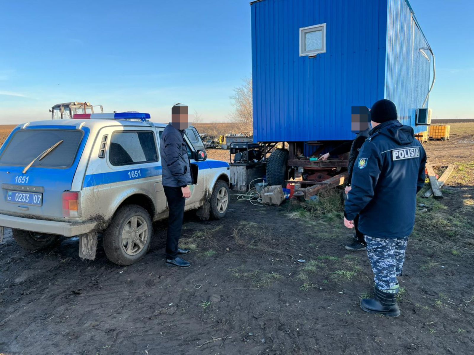 Полиция задержала двоих подозреваемых в краже строительных инструментов в ЗКО