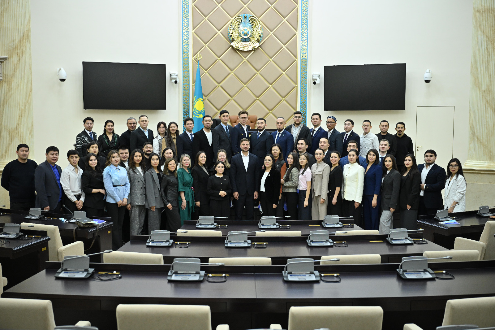 В октябре управлением по вопросам молодежной политики дан старт первой региональной школы аналитики «TALDAU». Проект поддержан Сенатом Парламента РК.