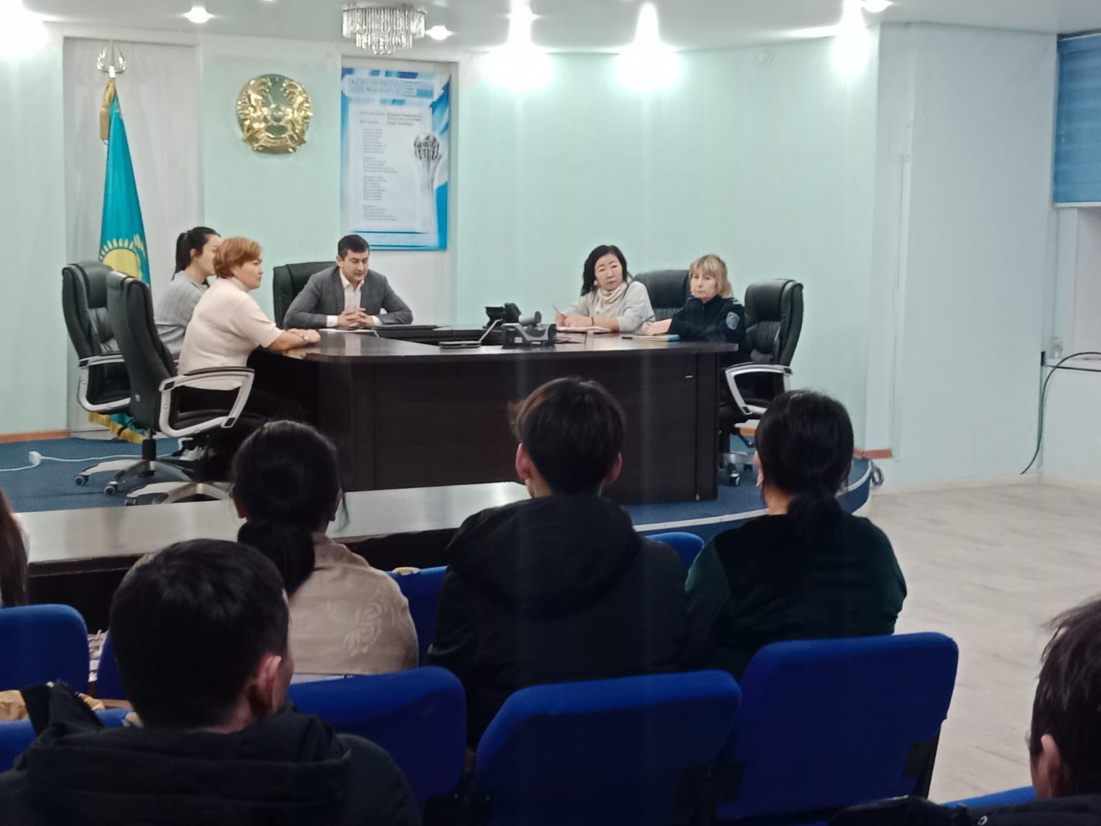 📢 В районе Шал акына состоялось внеочередное заседание комиссии по делам несовершеннолетних и защите их прав