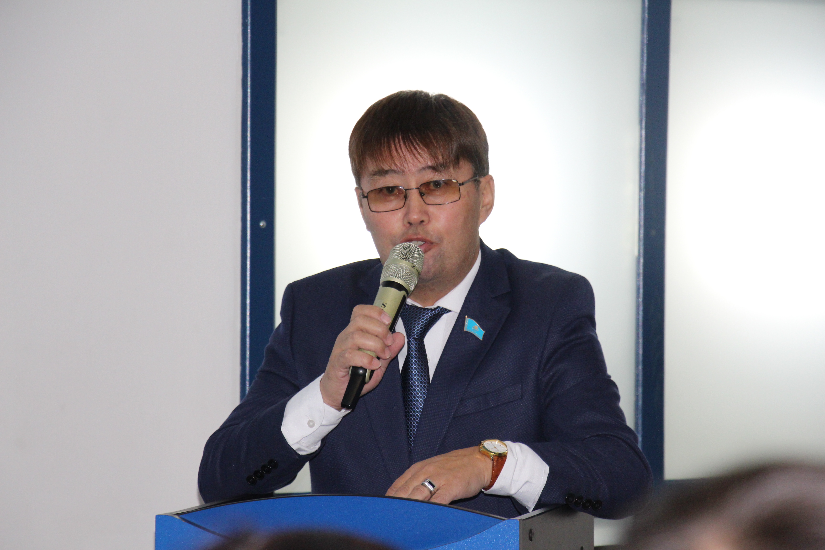 «Өнер мұраты – сөз қуаты»:  встреча с писателем Алибеком Кантарбаевым