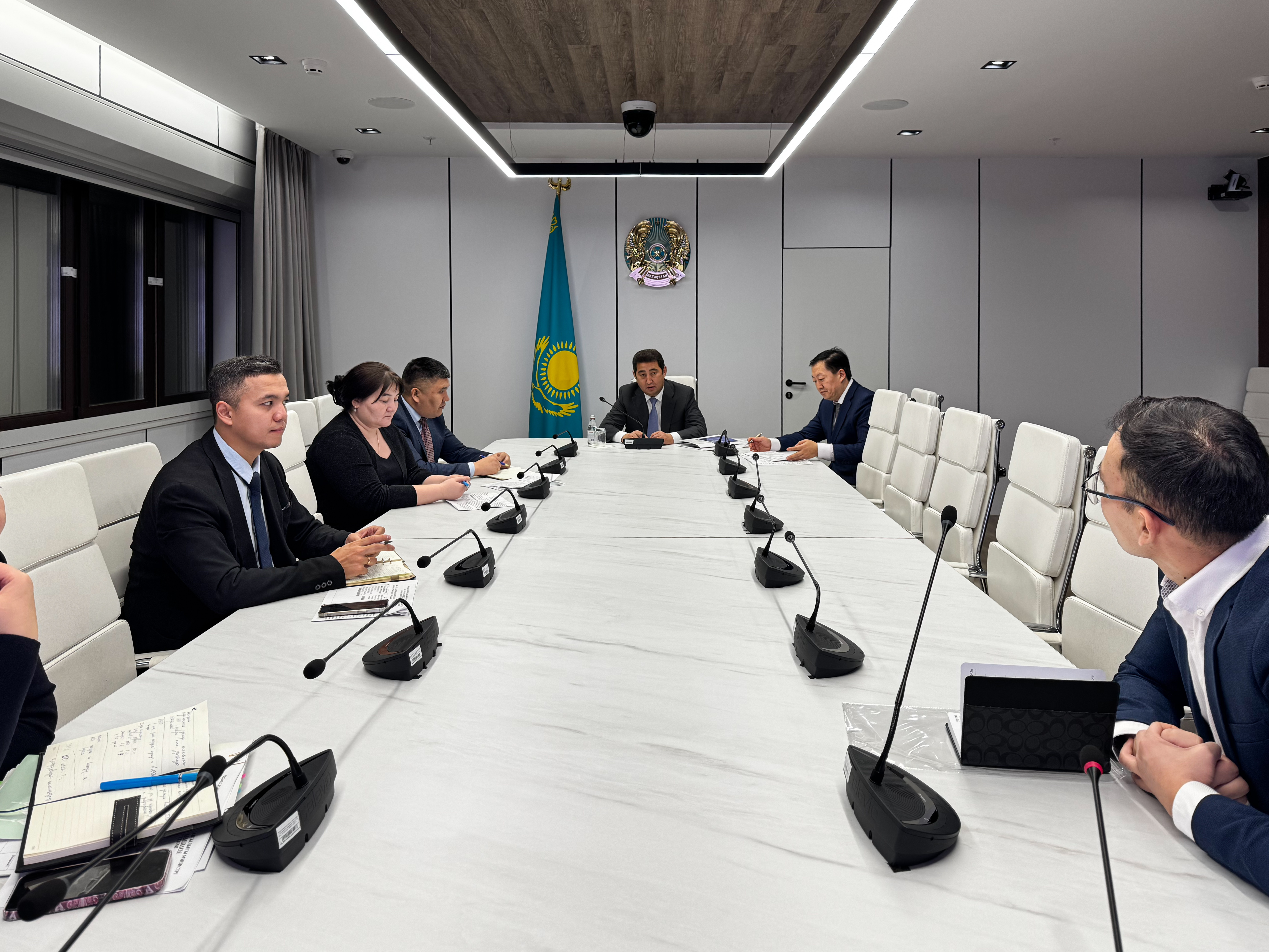 Айдарбек Сапаров азаматтарды жеке қабылдады