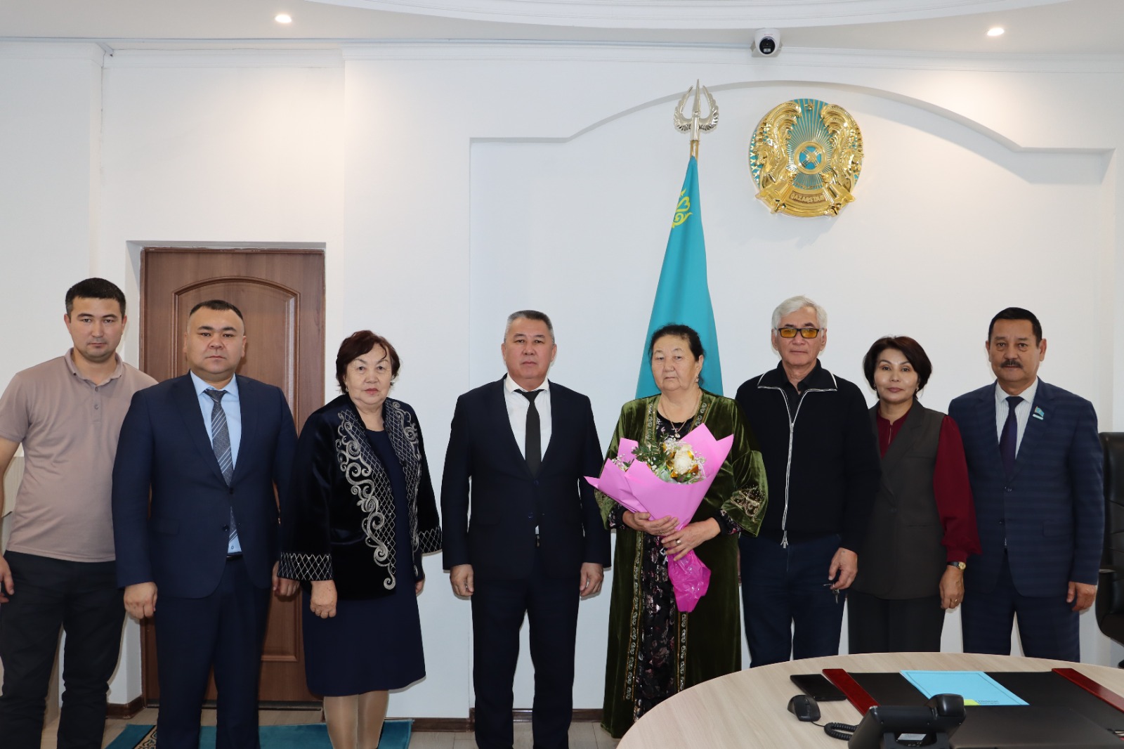 ПОЗДРАВИЛИ ВЕТЕРАНА ТРУДА