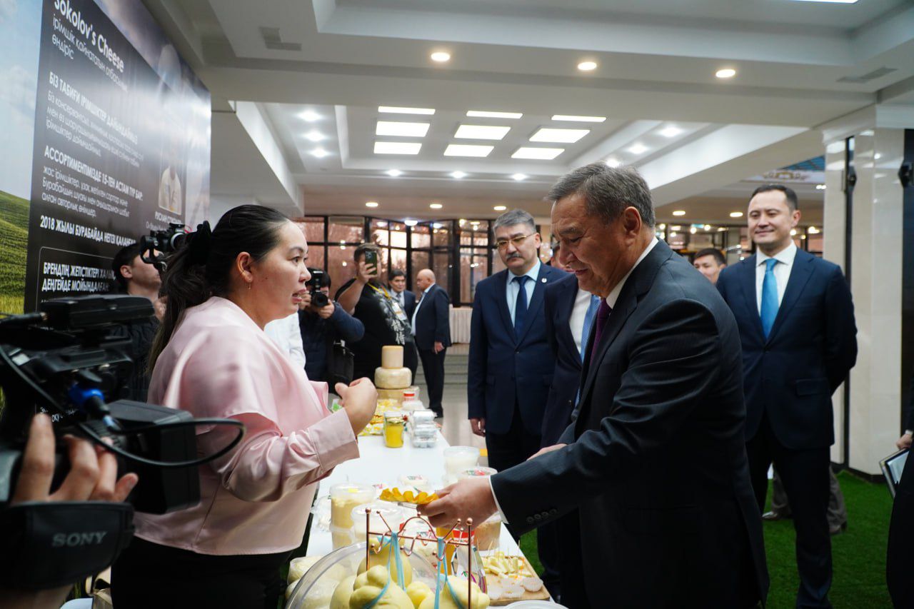 Лучшие предприниматели Акмолинской области представили продукцию на выставке, посвященной Дню сельхозработников