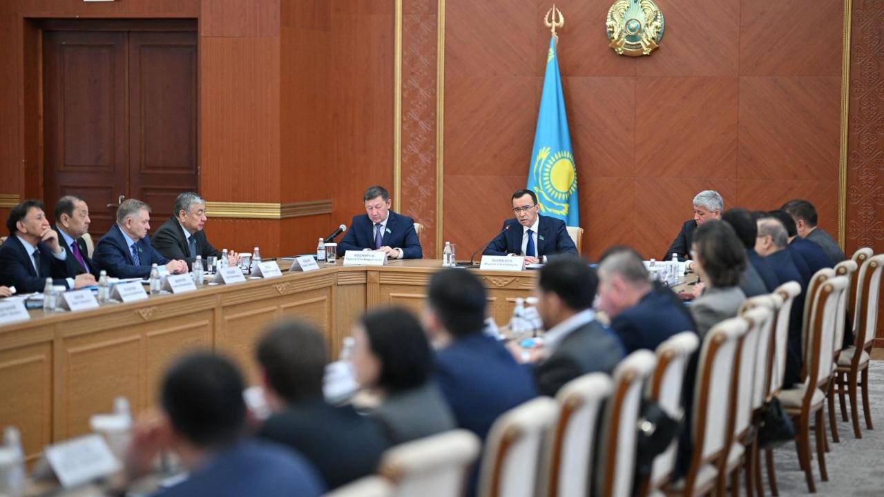 В Карагандинской области спикер Сената обсудил с депутатами маслихатов выполнение поручений Президента