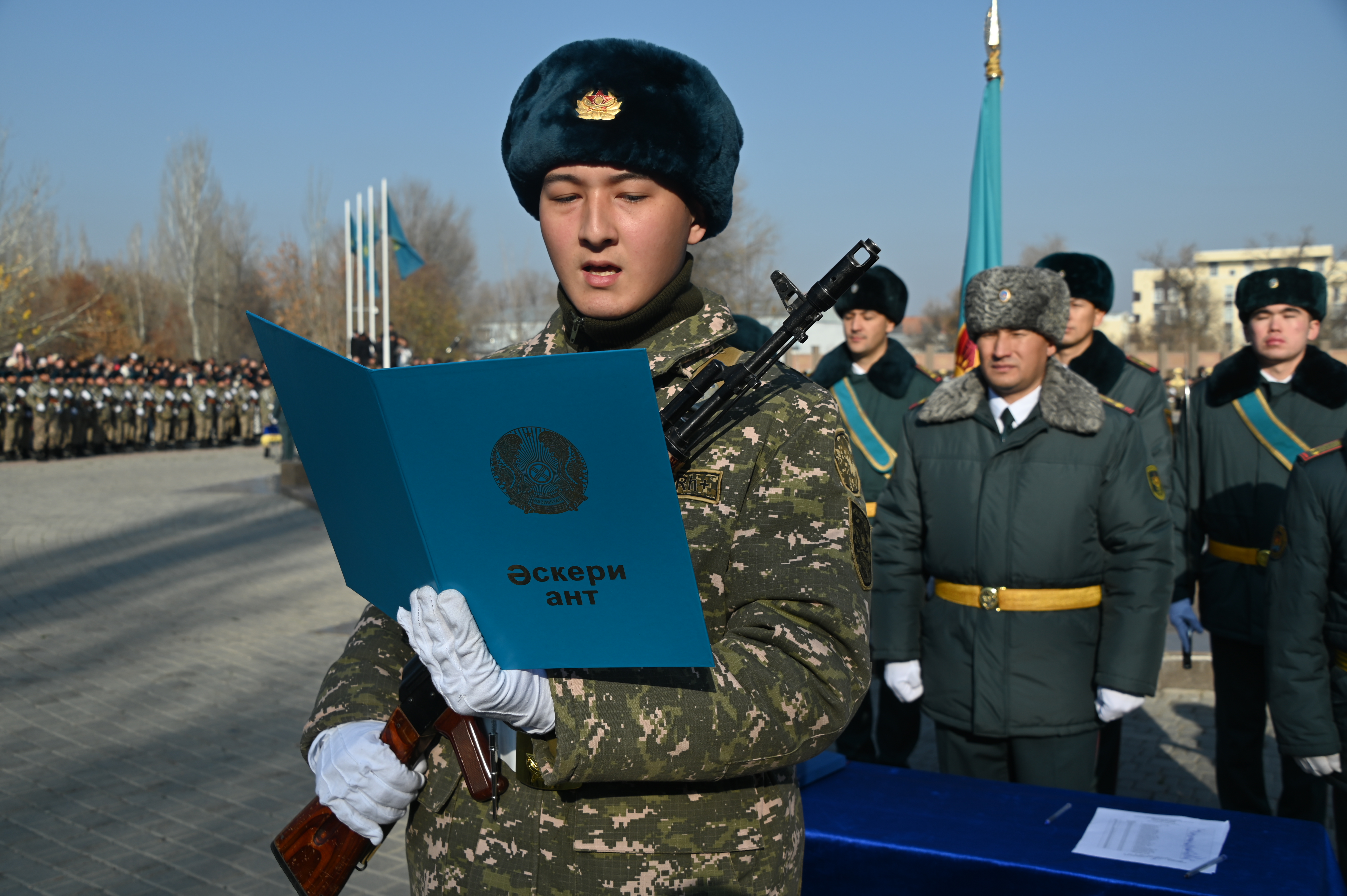 «Оңтүстік» өңірлік қолбасшылығында екі жарым мыңға жас сарбаз әскери ант берді