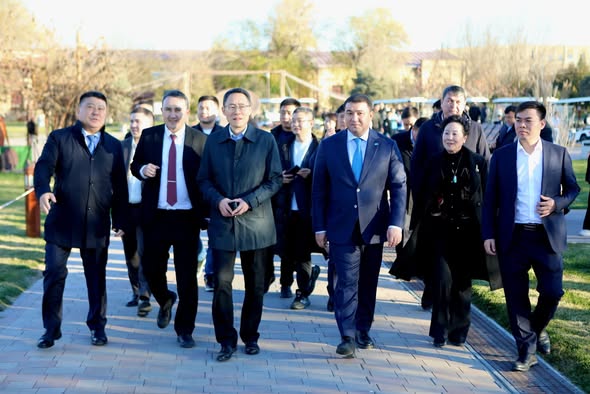 Н.КӨШЕРОВ ШЕТЕЛДІК ИНВЕСТОРЛАРҒА ТҮРКІСТАННЫҢ МӘДЕНИ МҰРАСЫН ТАНЫСТЫРДЫ