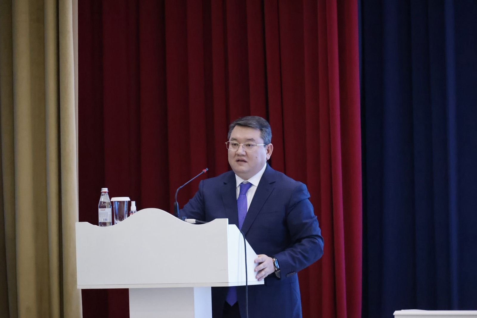 Президент кеңесшісі Мәлік Отарбаев Жетісу облысы Кербұлақ ауданының тұрғындарымен кездесті