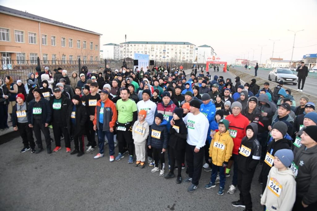 В Атырау впервые прошёл марафон отцов и сыновей