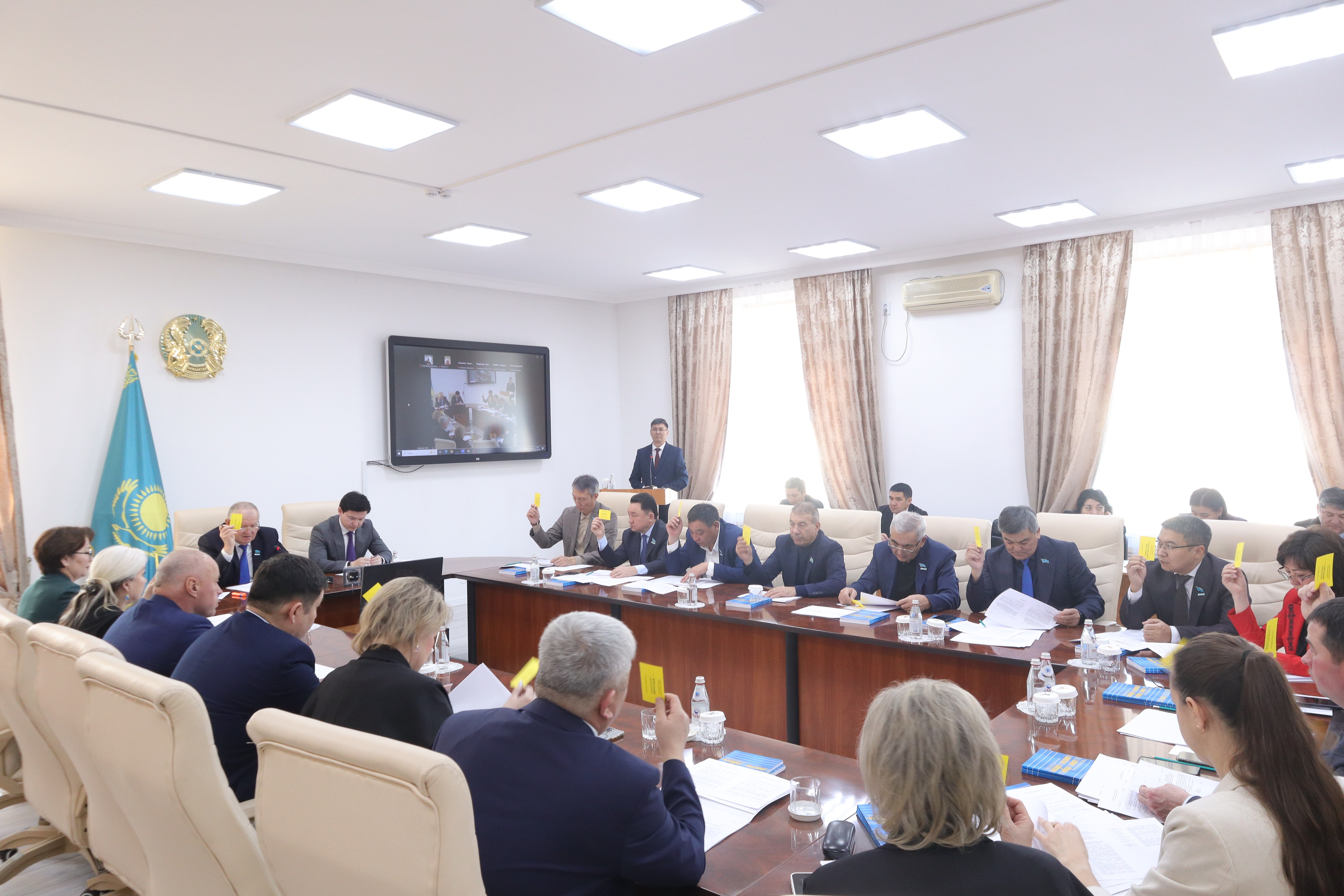 Состоялась внеочередная сессия