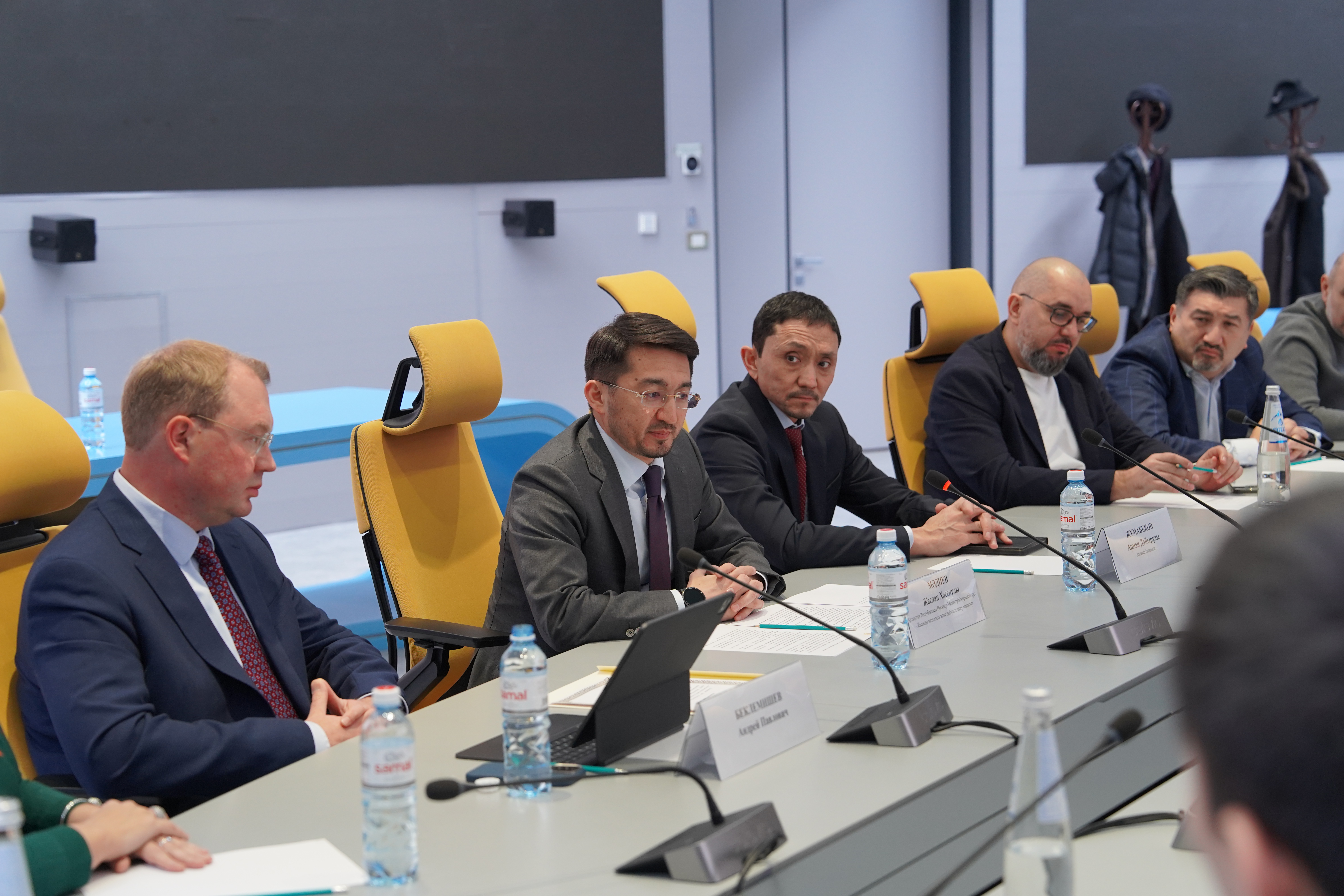 Состоялось первое заседание Общественного совета при МИИЦР РК