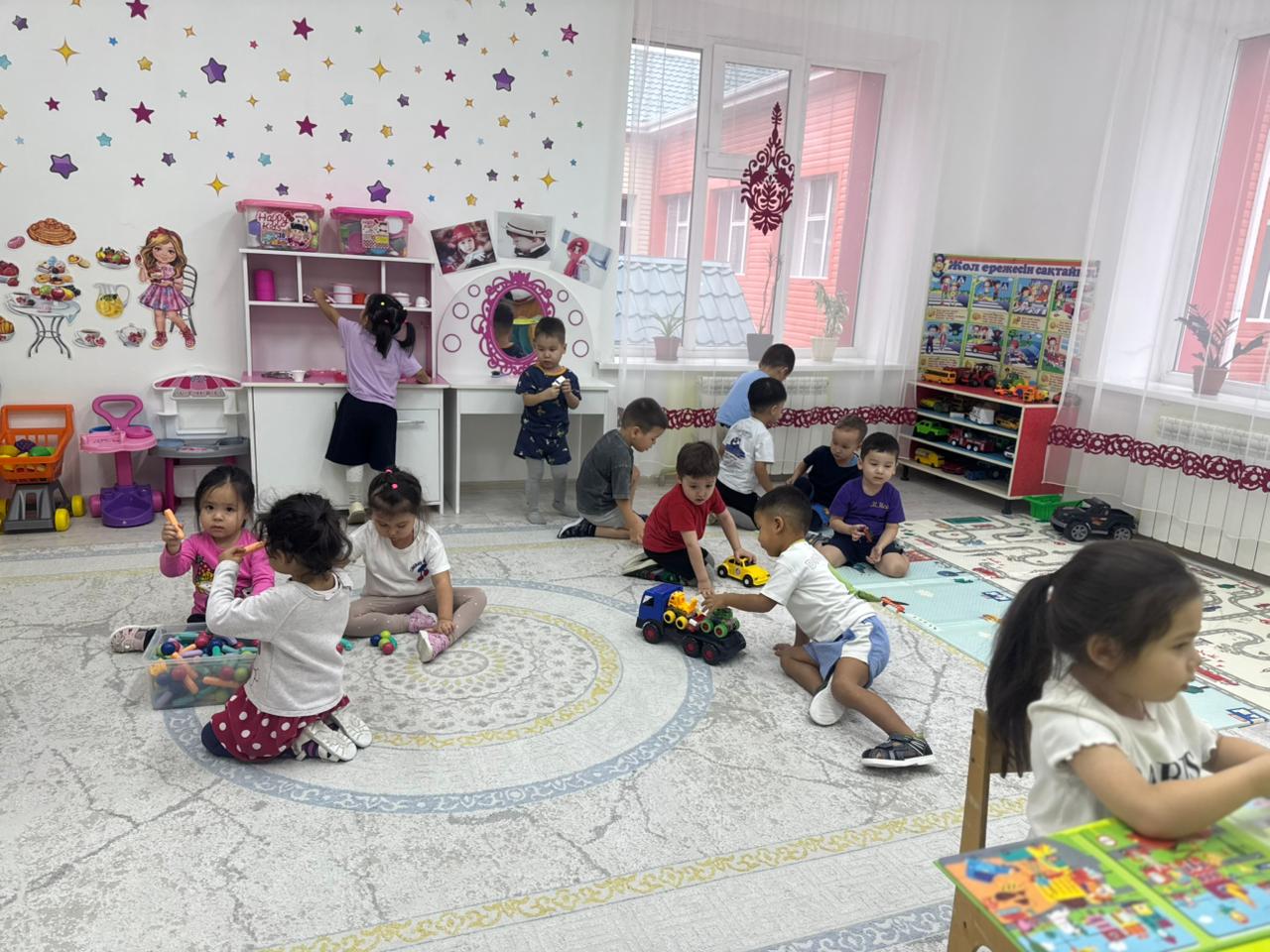 Атырауда ваучерлік жүйе енгізілгелі балабақша кезегі үш есеге қысқарды