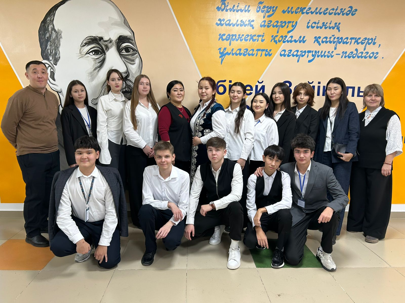 Оқушылардың ғылыми-зерттеу және зияткерлік шығармашылығын дамыту мақсатында 2025 жылғы 26 қарашада Павлодар қаласы №35 жалпы орта білім беру мектебінде 8-11 сынып оқушылары арасында республикалық ғылыми жобалар конкурсының облыстық кезеңі өтті.Ақсу қаласынан 17 оқушы қатысты.