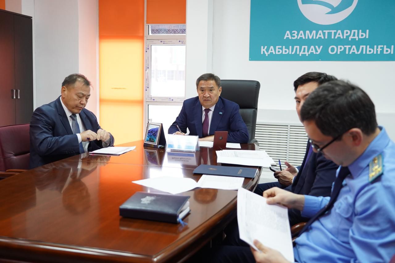 Ақмола облысының әкімі Марат Ахметжанов азаматтарды қабылдады