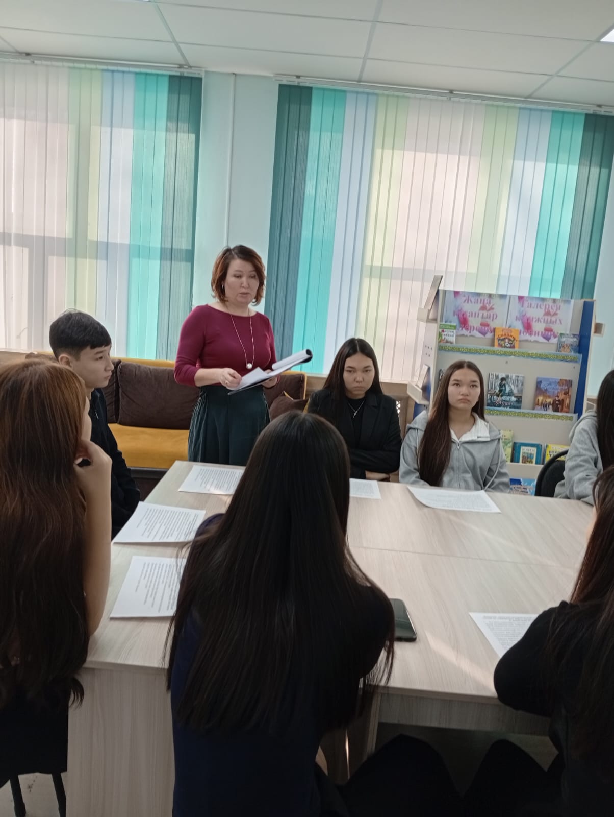 18 қарашада мәдениет Үйінің әдіскерімен аудандық балалар кітапханасында "Жастар терроризмге қарсы. Біз әлемдегі бейбітшілік үшін" атты дөңгелек үстел өтті. Іс-шараға 2 Бескөл орта мектебі оқушылары қатысты. Іс-шара барысында терроризм мен экстремиз туралы түсініктеме беріліп, шағын бейне бейнеролик көрсетілді.