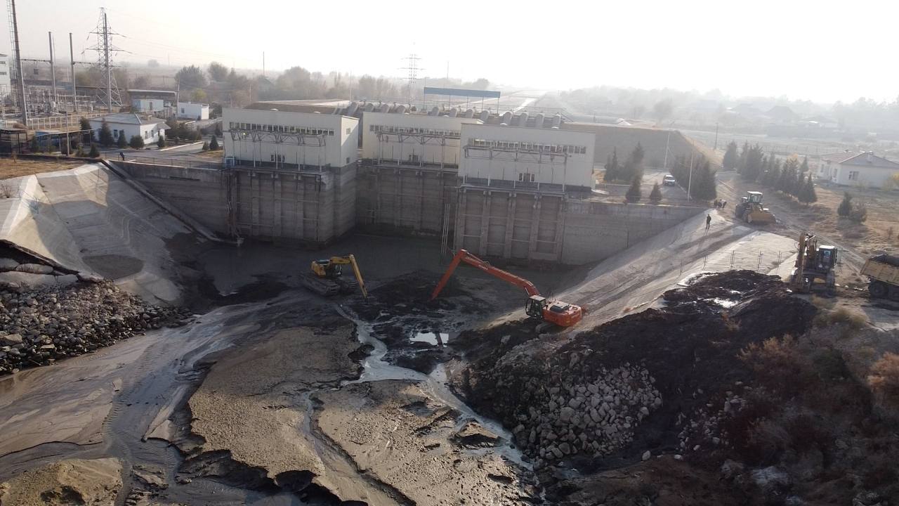 Жетісай ауданында жаңа арнайы техника көмегімен 65 км-ге жуық ирригациялық каналды кешенді тазалау басталды