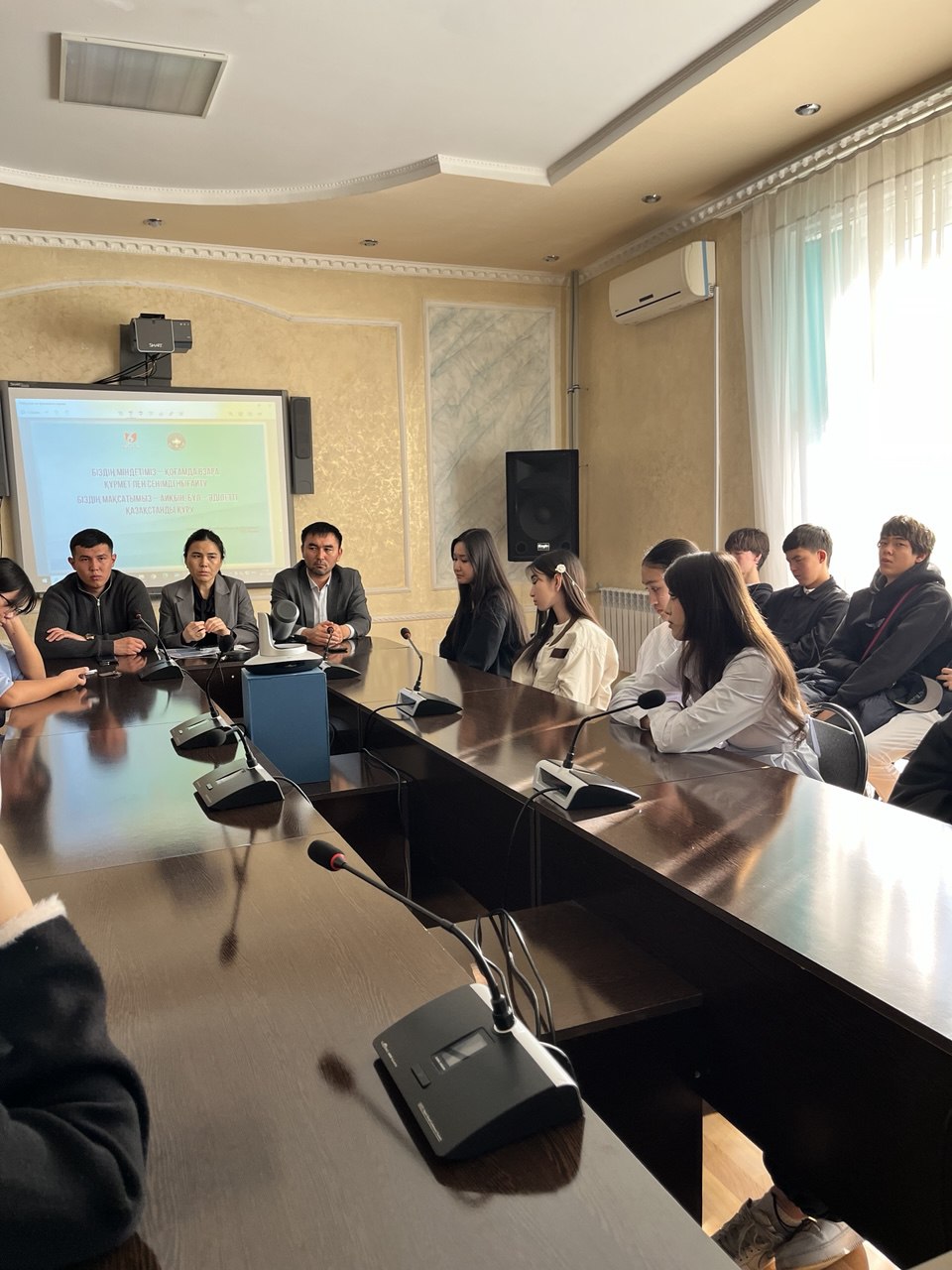 ЗАКОН И ПОРЯДОК: ПРОВЕДЕНА ВСТРЕЧА С МОЛОДЕЖЬЮ