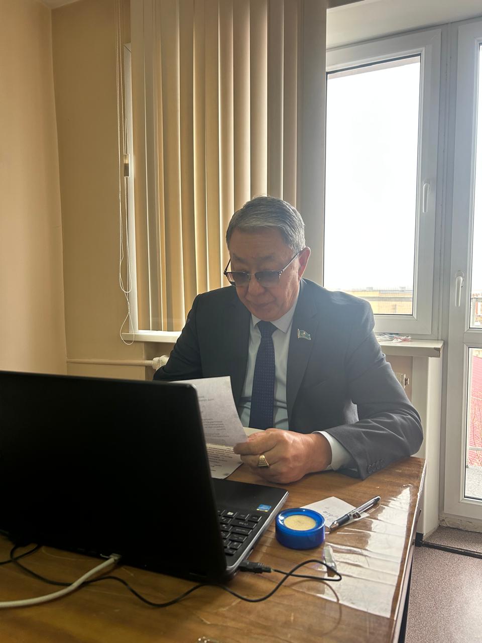 2025 жылғы 25 қарашада қалалық мәслихаттың кезектен тыс сессиясы өтті