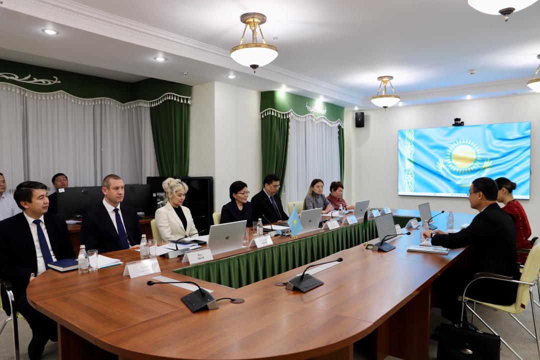 С. Жакупова обсудила развитие сотрудничества и цифровизацию в социально-трудовой сфере с главой Минтруда Туркменистана М. Сылаповым