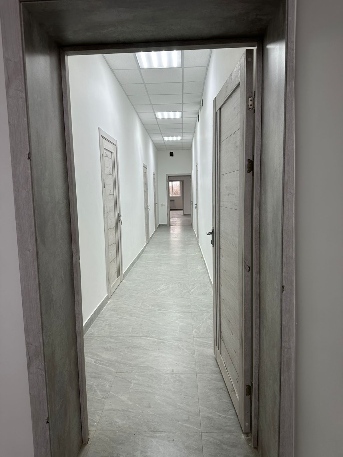 Продолжаются ремонтные работы по восстановлению здания бывшей совхозной конторы в селе Айсары