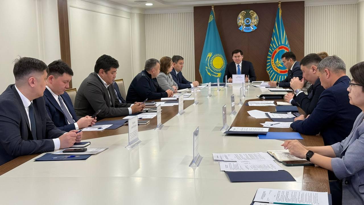 Астана қаласы әкімінің орынбасары Е. С. Мейірханның төрағалығымен әлеуметтік әріптестік жөніндегі қалалық үшжақты комиссияның кезекті 5 отырысы өтті