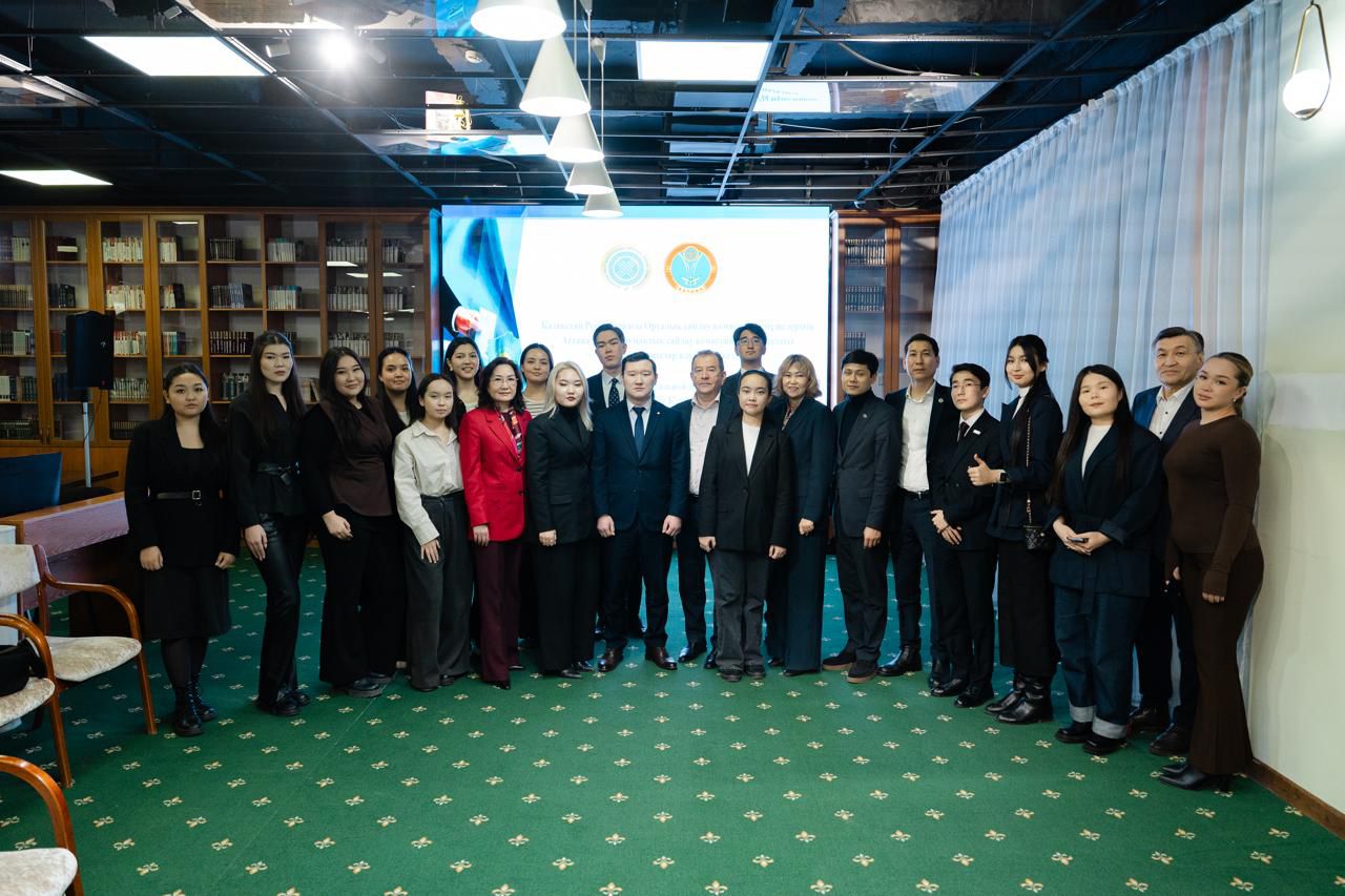 Члены ЦИК РК обсудили с молодежью из Клуба молодых избирателей при ТИК Астаны  инициативы и проекты